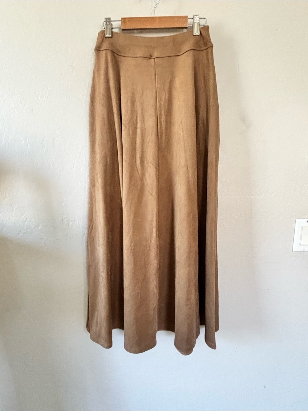 HALARA NWT High Waisted Suede Midi Casual Flare Skirt with Pockets - Picture 8 of 10